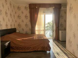 Гостиница Море Вардане Панорамный номер с большим Балконом-1