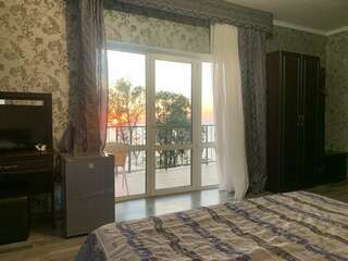 Гостиница Море Вардане Панорамный номер с большим Балконом-1